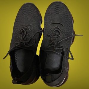 Kids Black Tennis Shoes
